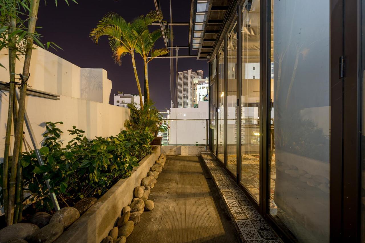 Three-Bedroom Apartment with Balcony